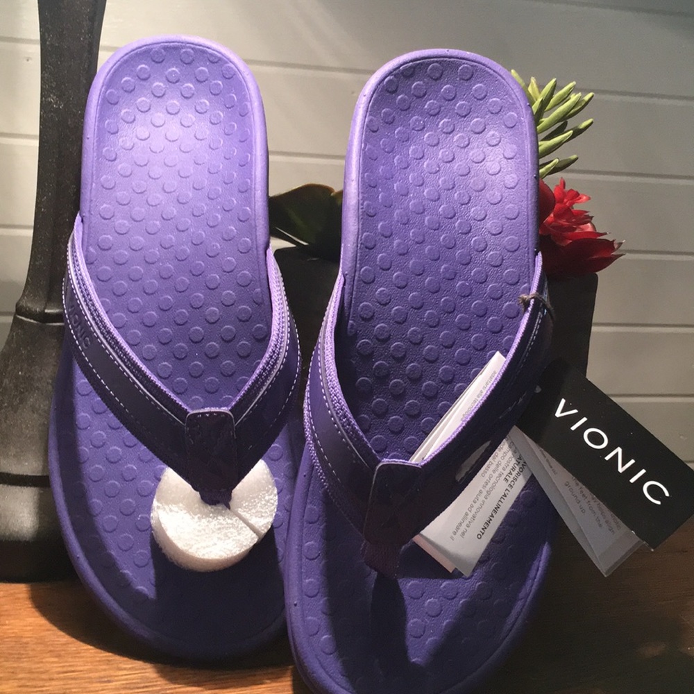 Vionic flip flops